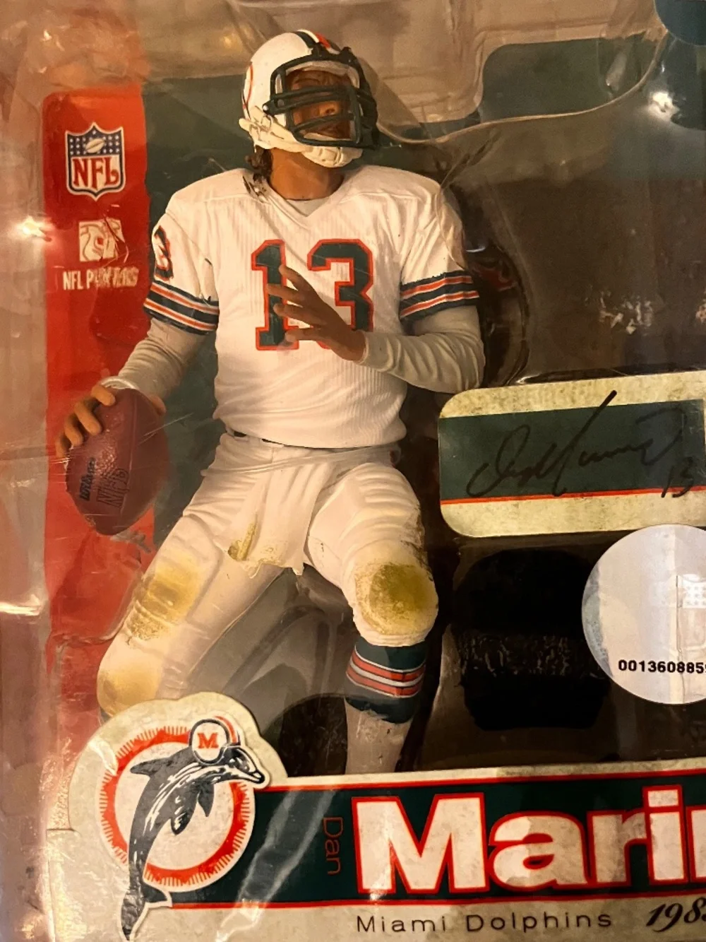 McFarlane Toys NFL Legends Dan Marino 6